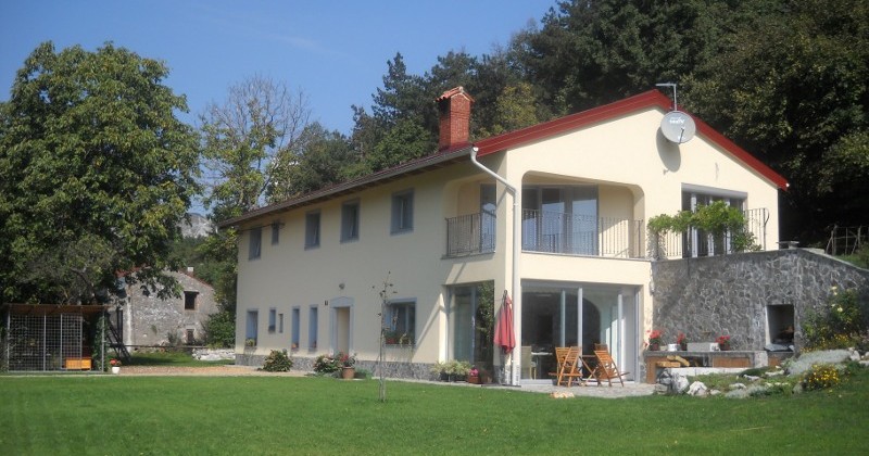 APARTMAJI TURIST-DOMAČIJA LOJTRNIK d.o.o.-SENOŽEČE-POISCI ME