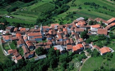 TURISTIČNA KMETIJA NA HRIBU PETRA PILIH ŽORŽ S.P.-Vipava-POISCI ME