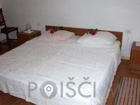 TURISTIČNA KMETIJA NA HRIBU PETRA PILIH ŽORŽ S.P.-Vipava-POISCI ME