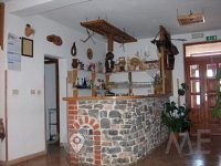 TURISTIČNA KMETIJA NA HRIBU PETRA PILIH ŽORŽ S.P.-Vipava-POISCI ME
