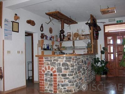 TURISTIČNA KMETIJA NA HRIBU PETRA PILIH ŽORŽ S.P.-Vipava-POISCI ME
