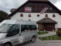 PREVOZI OSEB IN ODDAJA KOMBIJA V NAJEM ROBERT MLAKAR S.P. Brezje