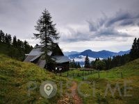 Koča Na Loki pod Raduho